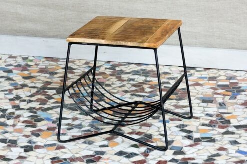 Taboret z gazetnikiem - Orange Tree meble indyjskie