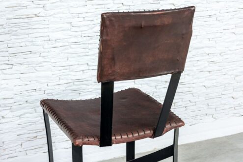 Metalowe krzesło ze skórą naturalną - Orange Tree meble indyjskie
