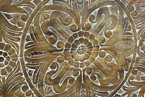 Drewniany panel z rzeźbioną mandalą 2