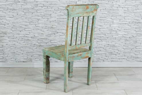 Miętowe krzesło zdobione mosiądzem 5