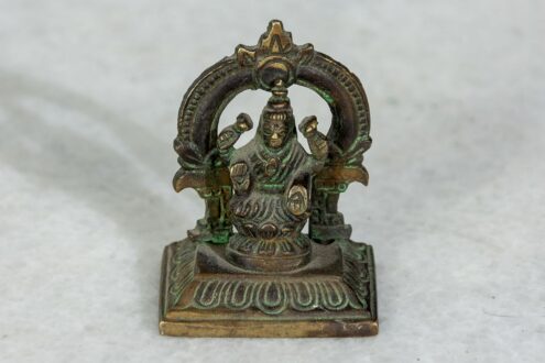 Mosiężna figurka boga Shiva - patynowana 1