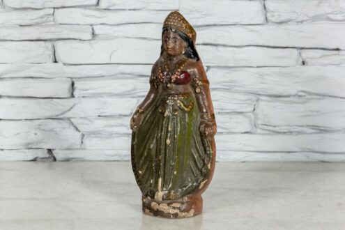 Figurka Hinduski w zielonej sukni 6