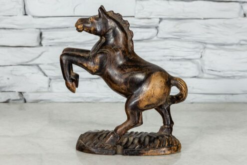 Drewniana figurka wierzgającego konia 5