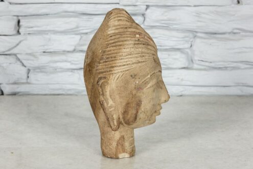 Rzeźba głowy kobiety w kamieniu 4