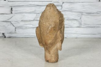 Rzeźba głowy kobiety w kamieniu 5