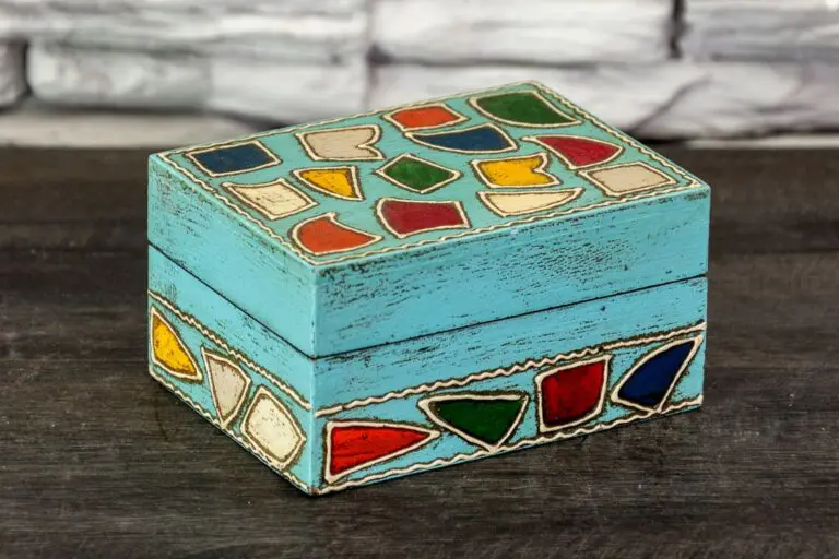 Pudełko 10x8 cm w kolorowe łatki 1