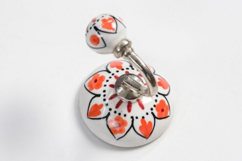 Ceramiczny wieszaczek z pomarańczowymi kwiatkami 2