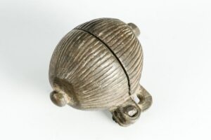 Stary żelazny lime box 1
