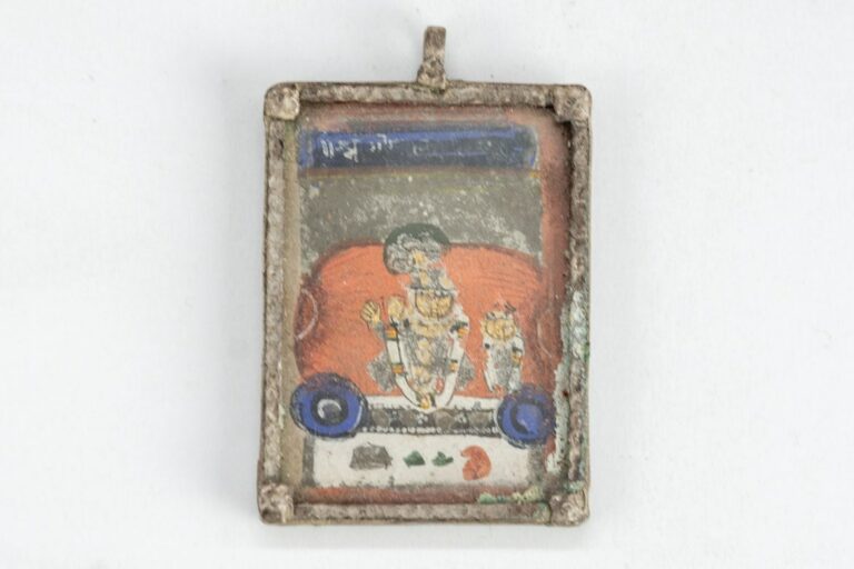 Stary indyjski medalion w srebrze z miniaturką 990 1