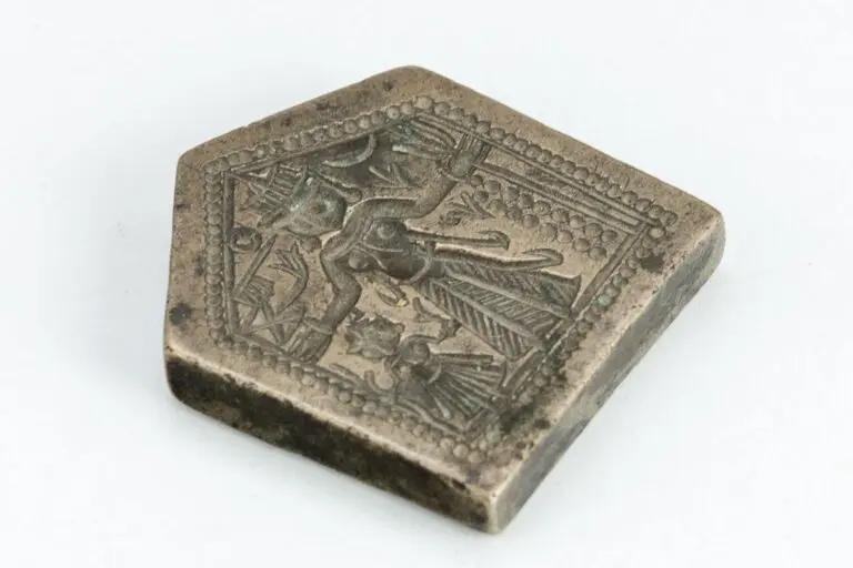 Pięciokątny stempel z postacią Devi 2