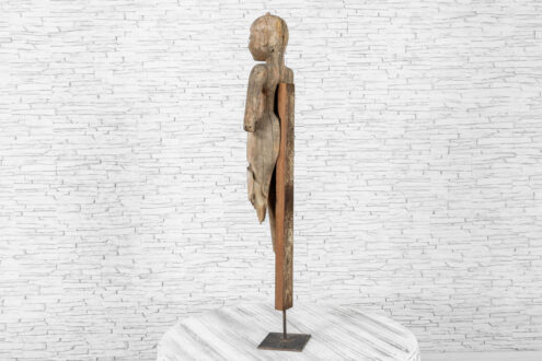 Stara drewniana rzeźba kobiety 3