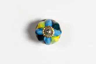 Uchwyt ceramiczny rozeta 3cm - kwiatek z błękitnymi płatkami 1