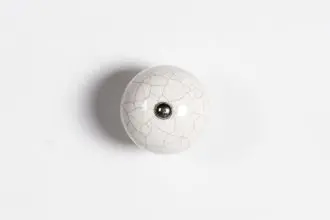 Uchwyt ceramiczny kulka biały crackle 1
