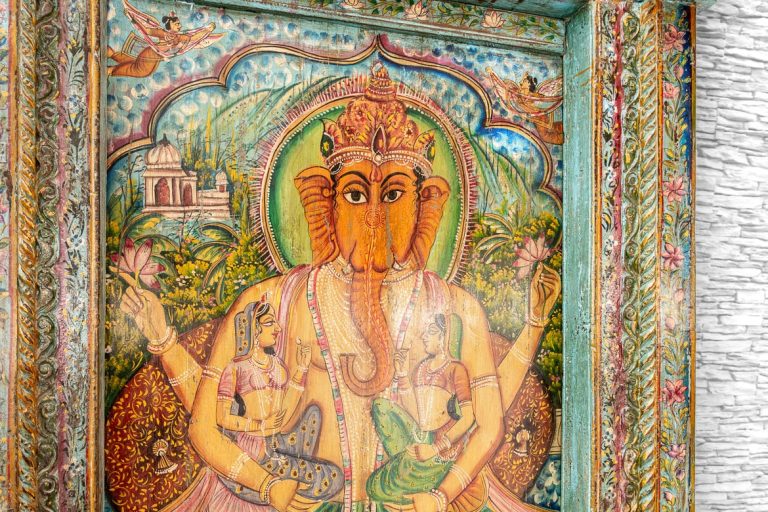 Duży obraz z Ganeshą na starych drzwiach 3