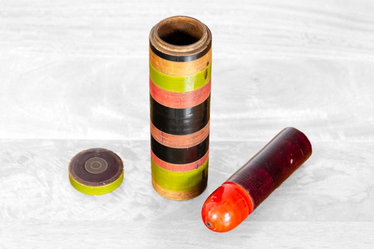 Drewniane kolorowe dildo 1