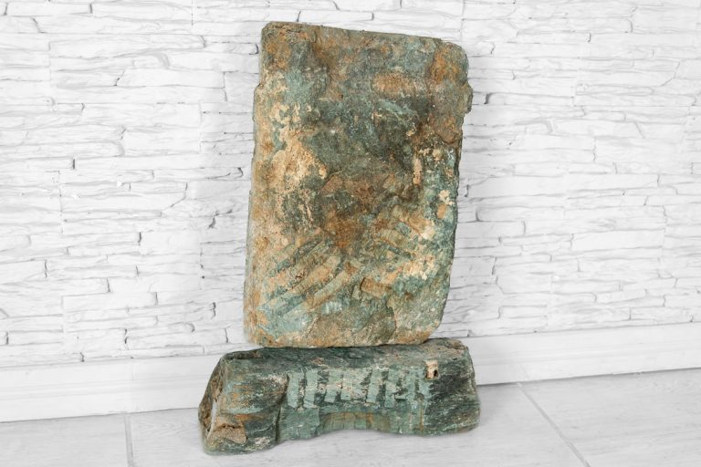 Zabytkowa stela Jain 4