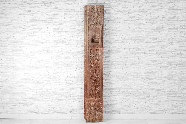 Wysoki pilaster z wnęką 1