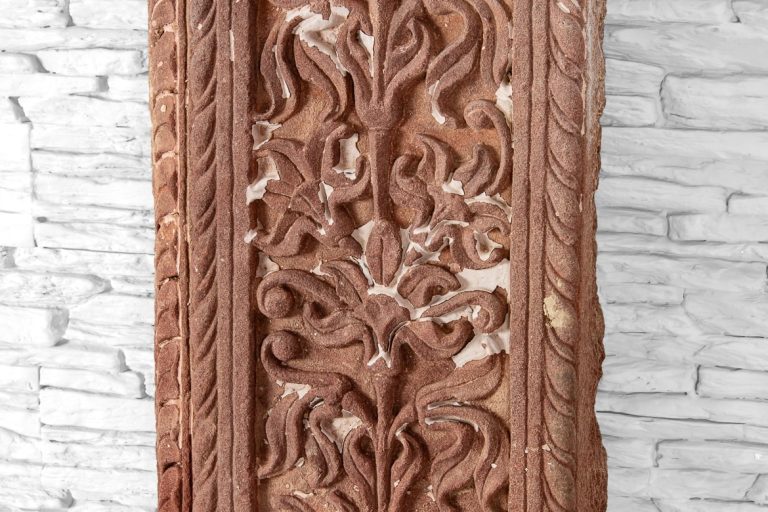 Wysoki pilaster z wnęką 3